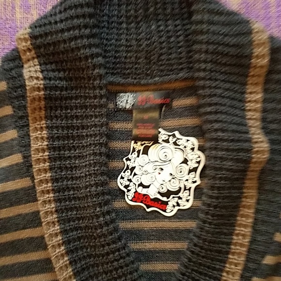 Sweater with accents - Picture 4 of 4